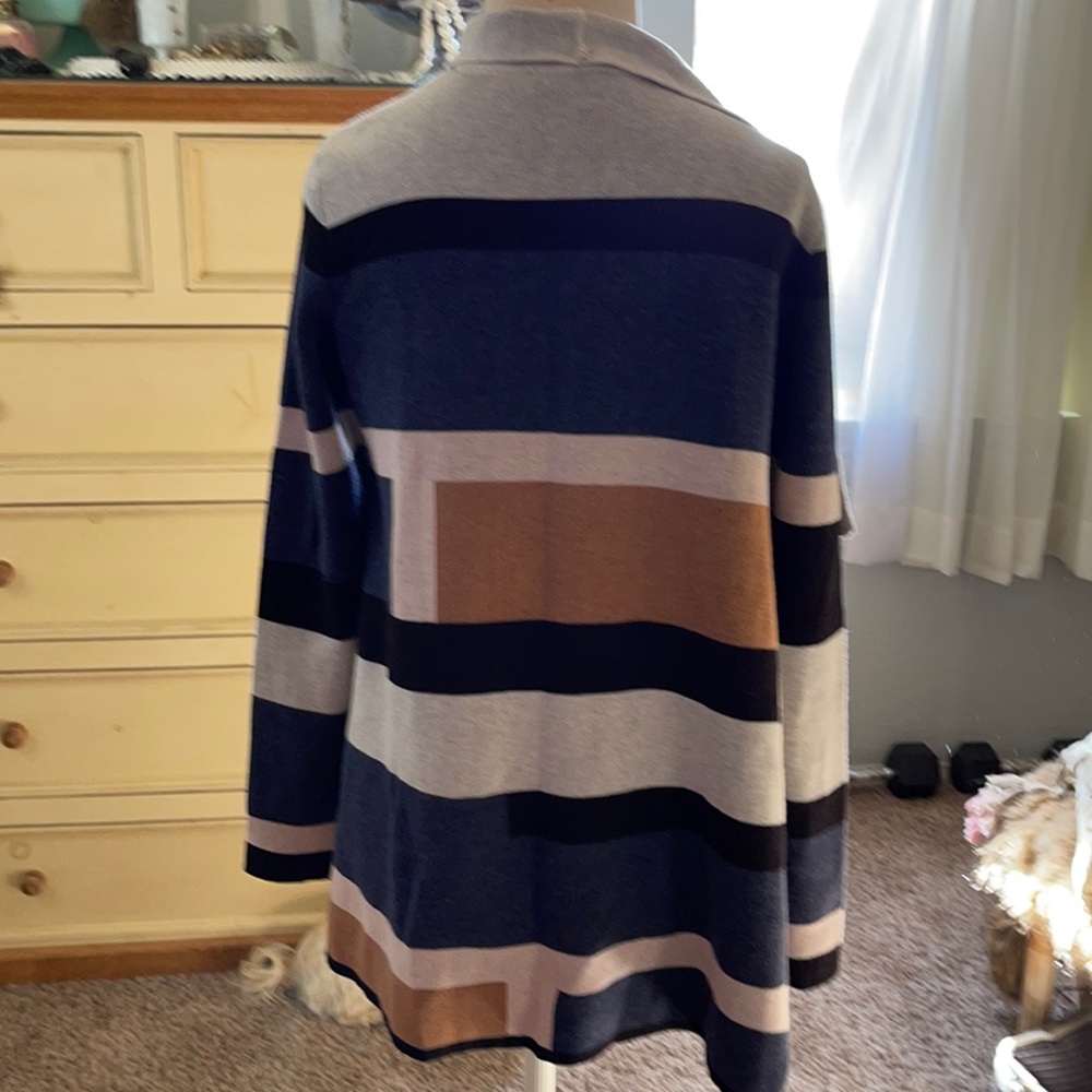 Open cardigan great to dress up or down